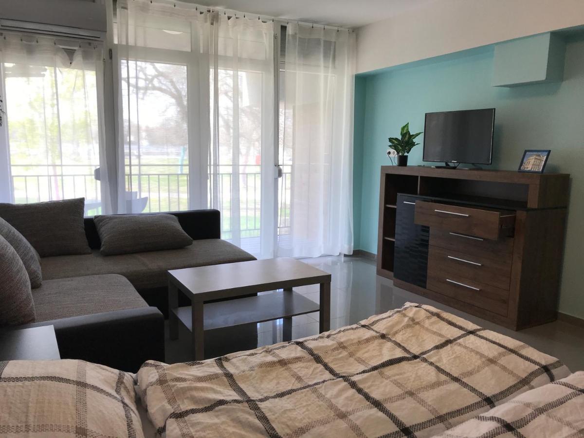Tisza Gyoengye Apartmanhaz Szeged Exterior photo