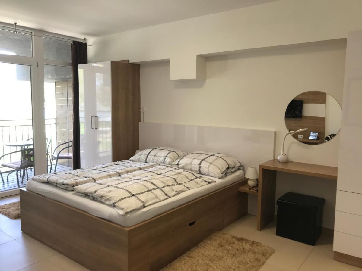 Tisza Gyoengye Apartmanhaz Szeged Exterior photo