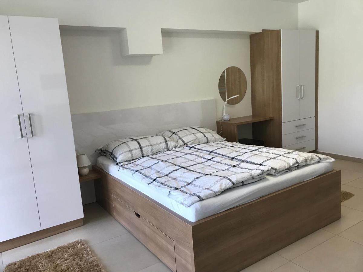 Tisza Gyoengye Apartmanhaz Szeged Exterior photo