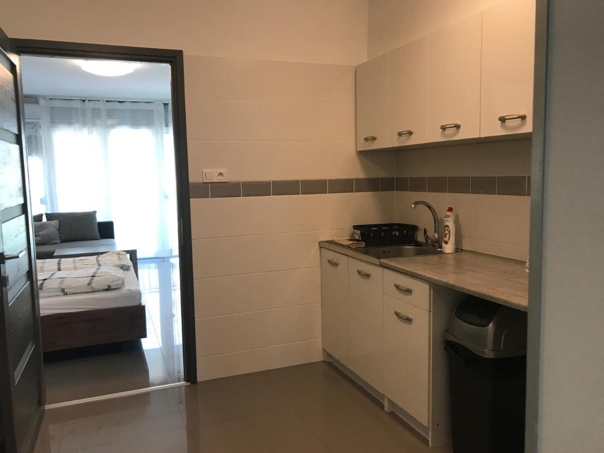 Tisza Gyoengye Apartmanhaz Szeged Exterior photo