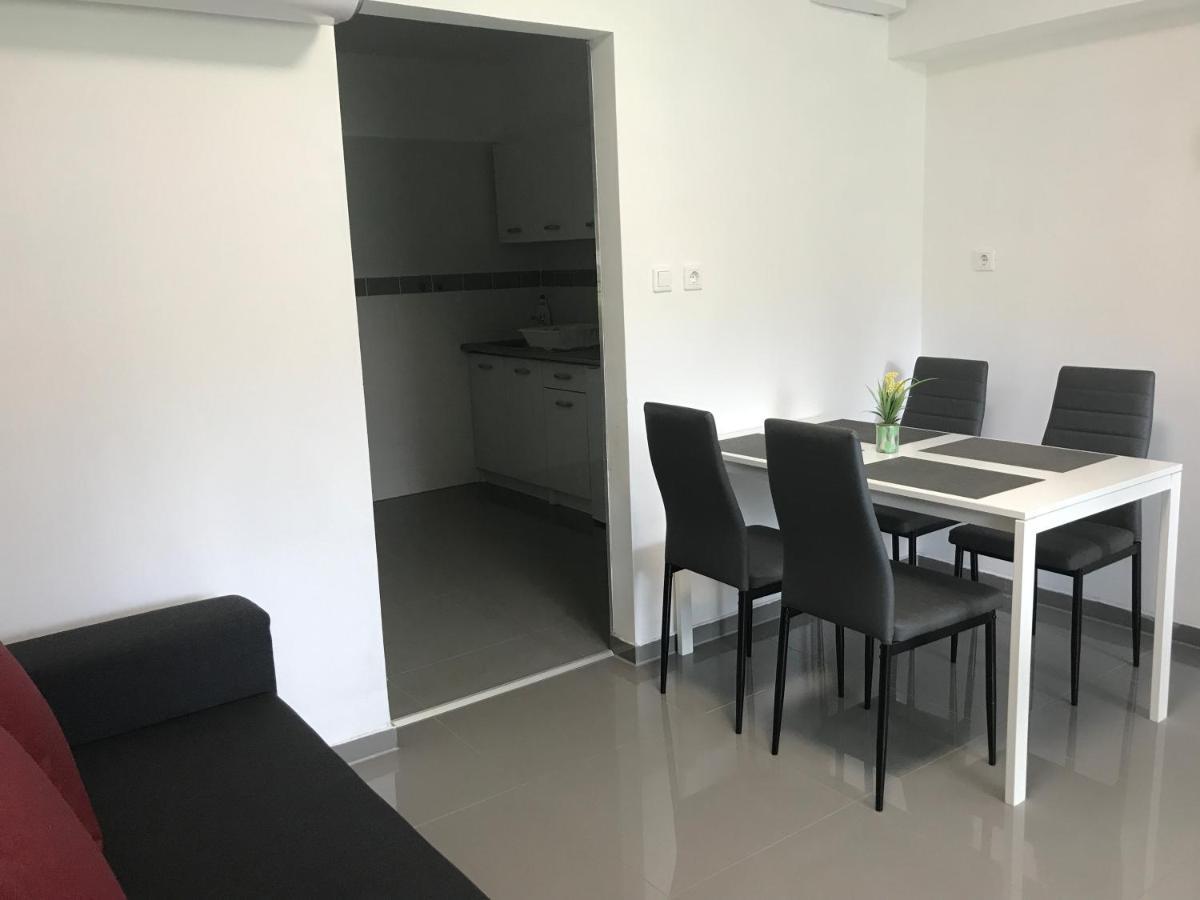 Tisza Gyoengye Apartmanhaz Szeged Exterior photo