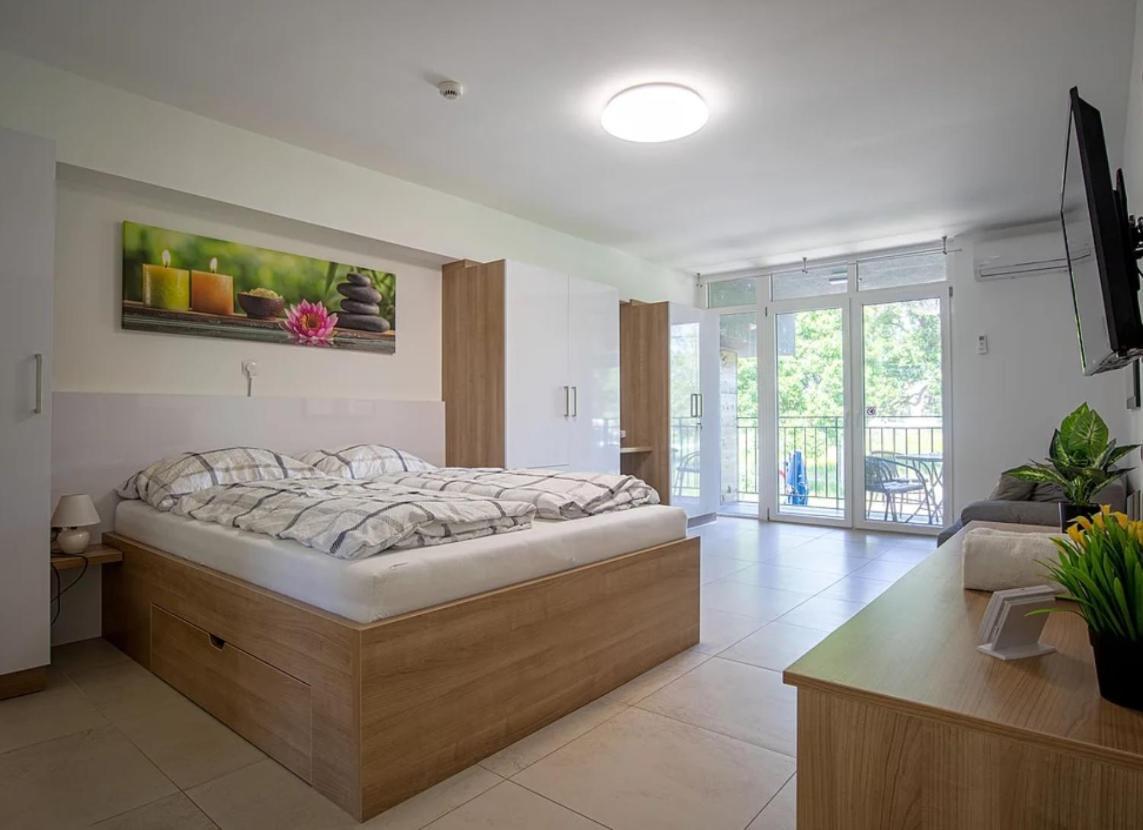 Tisza Gyoengye Apartmanhaz Szeged Exterior photo