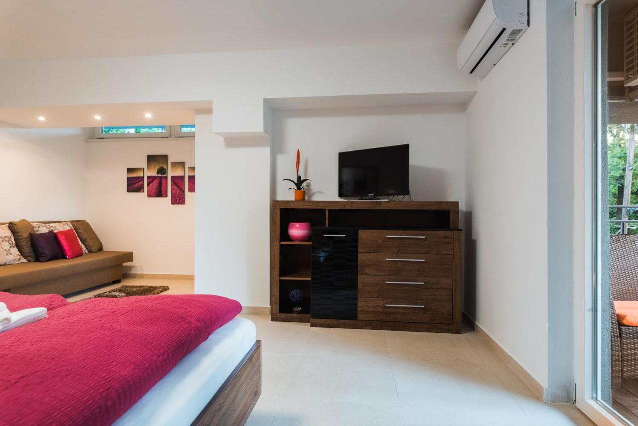 Tisza Gyoengye Apartmanhaz Szeged Exterior photo
