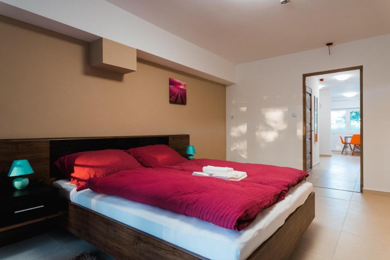Tisza Gyoengye Apartmanhaz Szeged Exterior photo